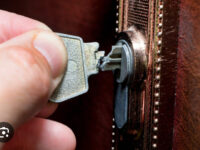 how to extract broken key