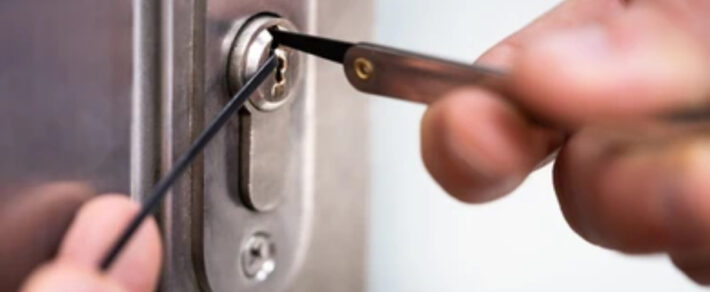 How to Choose the Right Locksmith